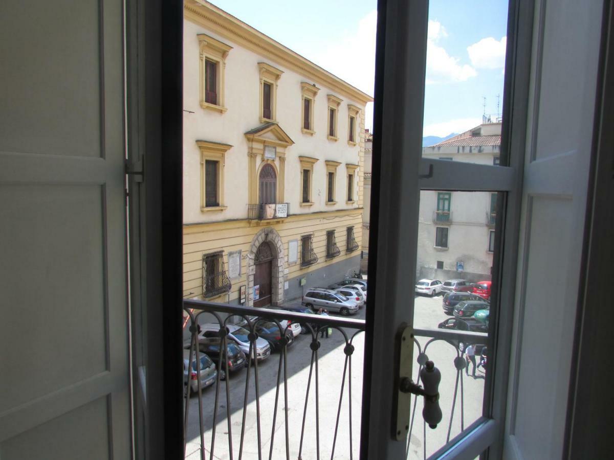 Апартаменты Salerno Domus Claudia Экстерьер фото